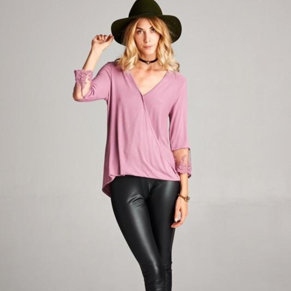 Gipsy VNeck Loose Fit Mauve Top w lace